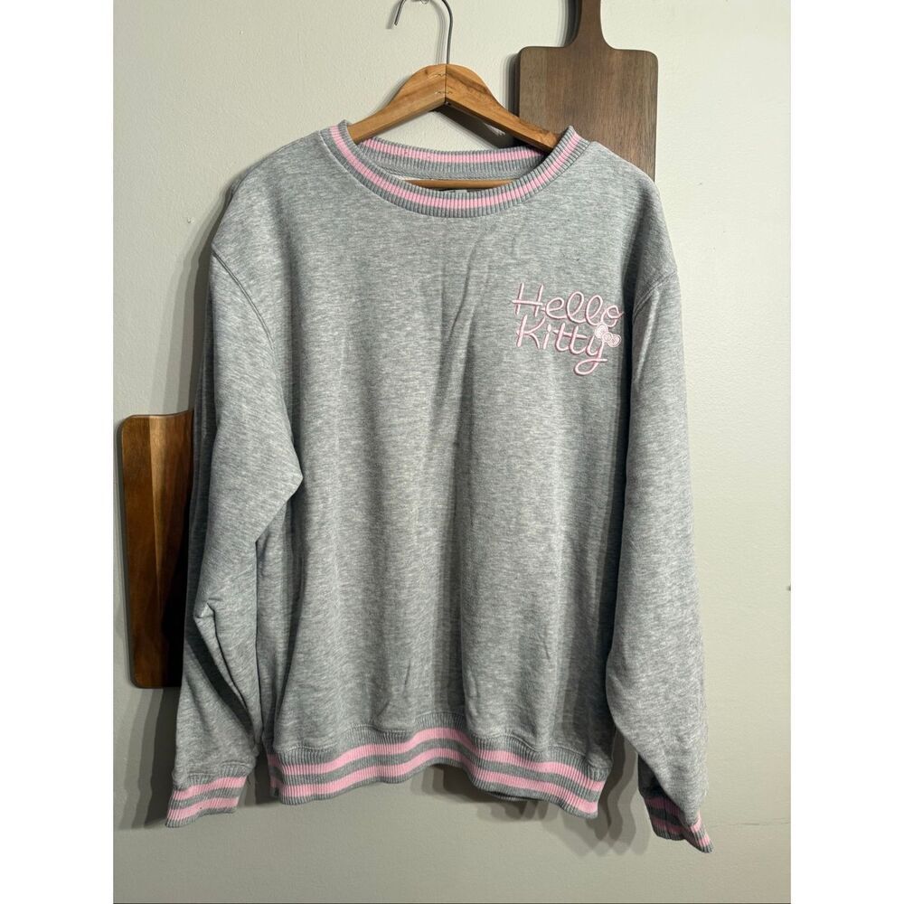 Hello Kitty Sanrio Gray Pink Kitty Holding Apple Crewneck Sweatshirt Size Medium